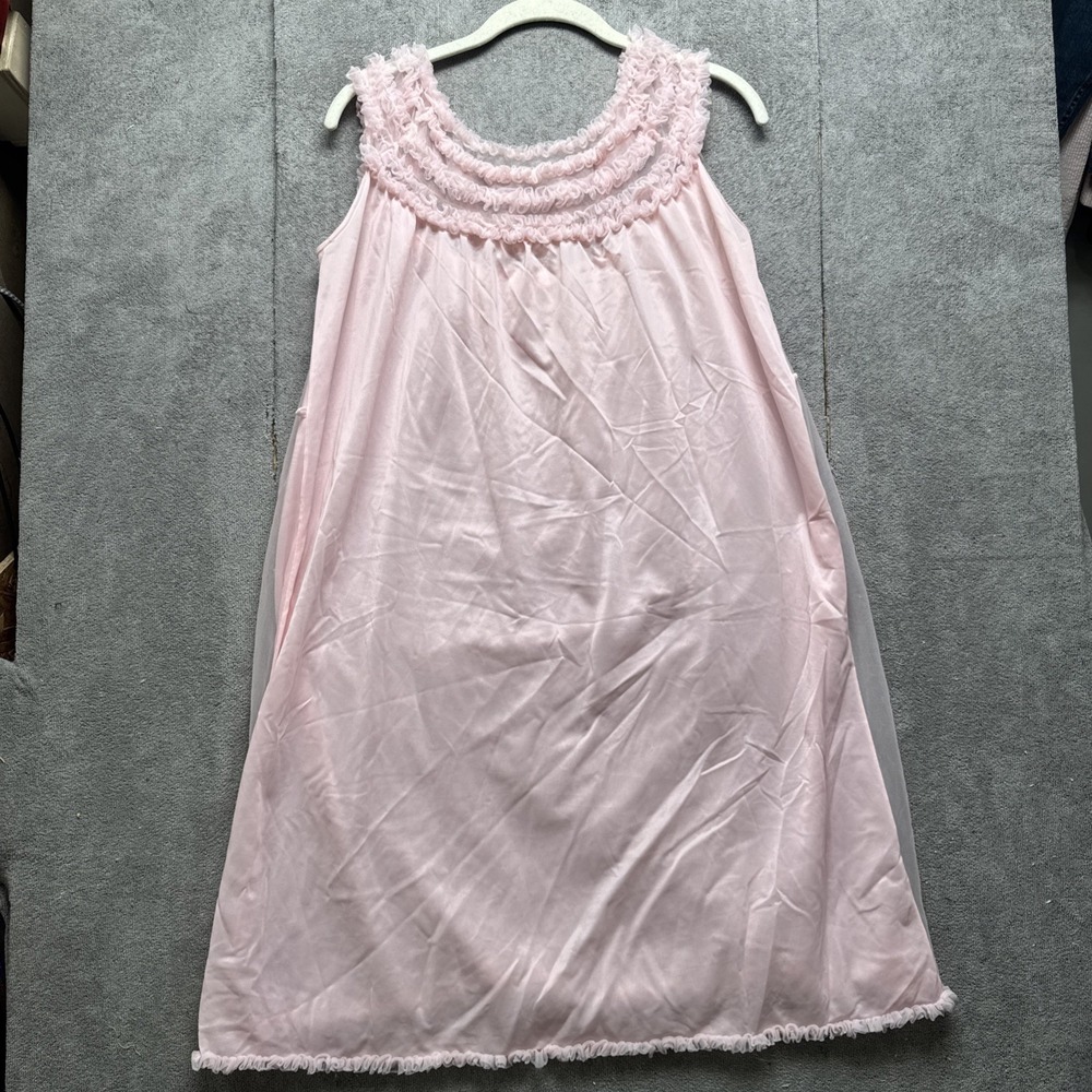 Vintage Pink Lace Nightgown Women's 1960s Modest Sleeveless Cottagecore Small